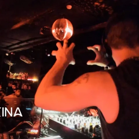MAKINA
