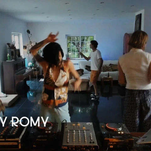 RISKY ROMY