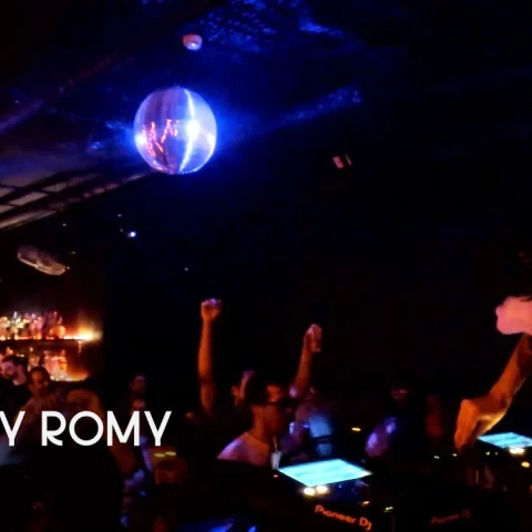 RISKY ROMY