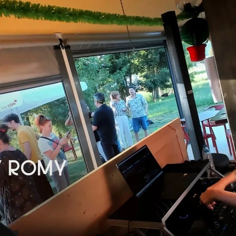RISKY ROMY