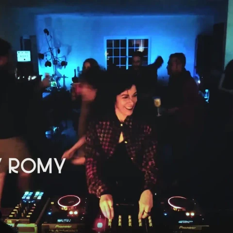 RISKY ROMY