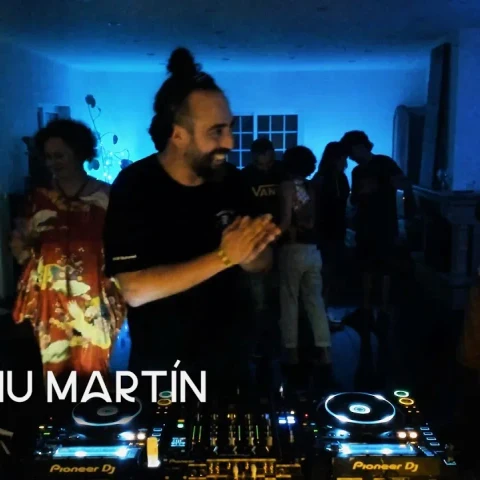 MANU MARTĂN