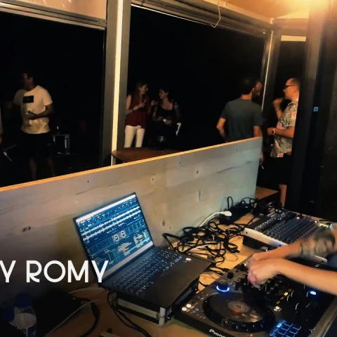 RISKY ROMY