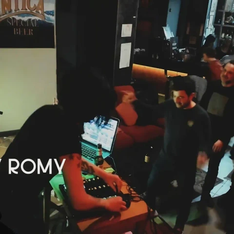 RISKY ROMY