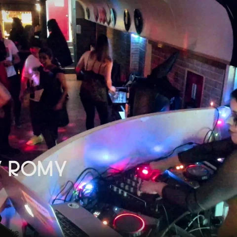 RISKY ROMY